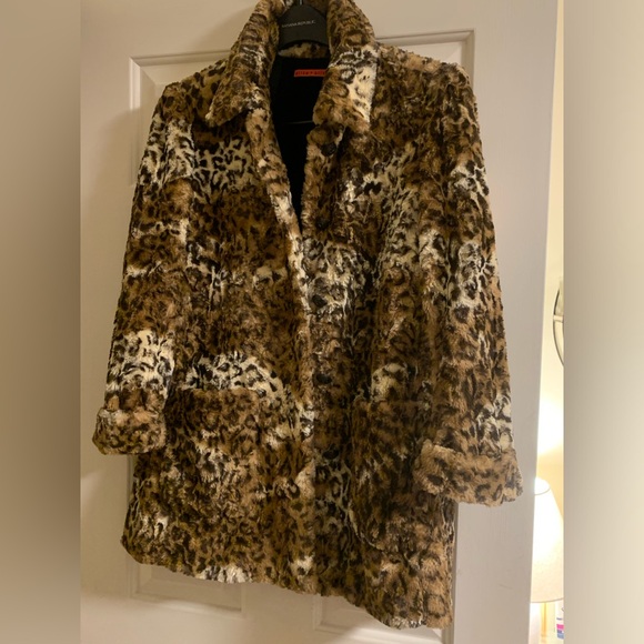 Alice + Olivia Pali Double Button Faux Fur Short Jacket Leopard S New - Picture 3 of 11